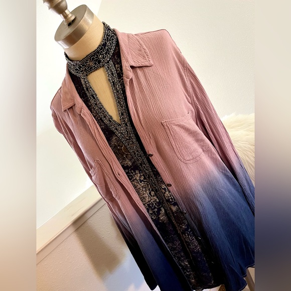 Like NEW!! XL Ombré Purple Blue Button Top - Picture 5 of 6